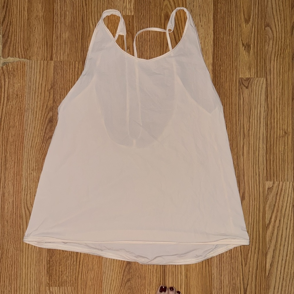 Bundle of 4 Lululemon tanks - Picture 8 of 10
